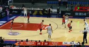 神來之筆！雷蒙側翼接球 漂移三分壓哨打板命中