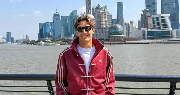 F1車手來中國也得直播帶貨，勒克萊爾與皮亞斯特里現身品牌直播間