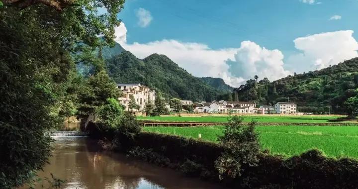 泡真溫泉，逛避世古村！高鐵1h去這個小縣城過悠閒週末～