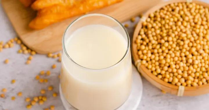 早餐豆漿新喝法：黃豆+花生，3步做好，香濃細膩，營養超全面