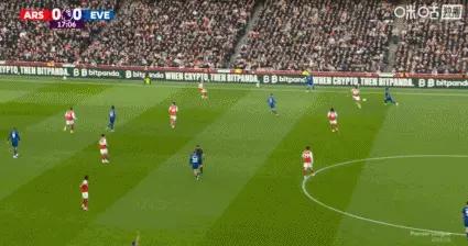 拉亞一身冷汗！麥克尼爾遠距離兜射中柱，恩迪亞耶近距離補射打偏