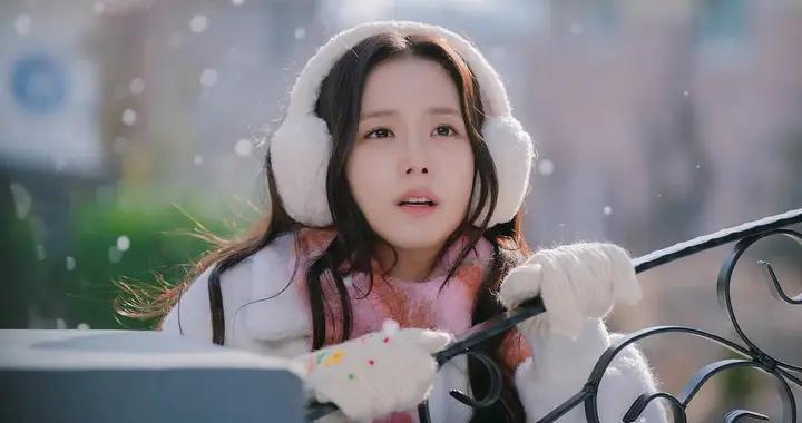 金智秀新劇首播火爆，韓國“頂流”偶像也在扎堆轉型