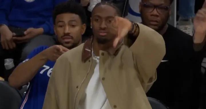 隔扣扣飛！埃奇庫姆用力過度扣籃不中 馬克西場邊比出手勢