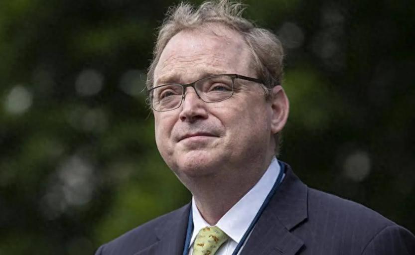 白宮經濟顧問：油輪“已開始零星通過”霍爾木茲海峽