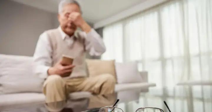 和“老”鼠同住一個月，“小”鼠變笨了