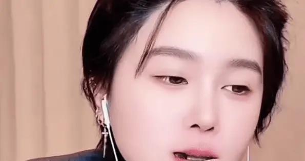 趙本山女兒球球稱爸爸已經不再工作：他現在就每天跑步動一動