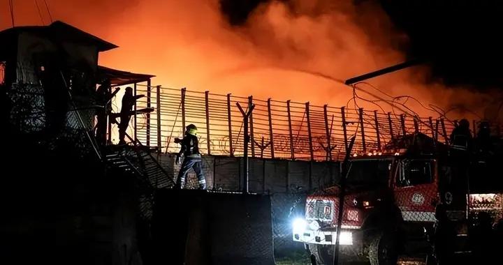 勸都勸不住，中方決議全票通過當天，巴軍出手，一夜間400人死亡