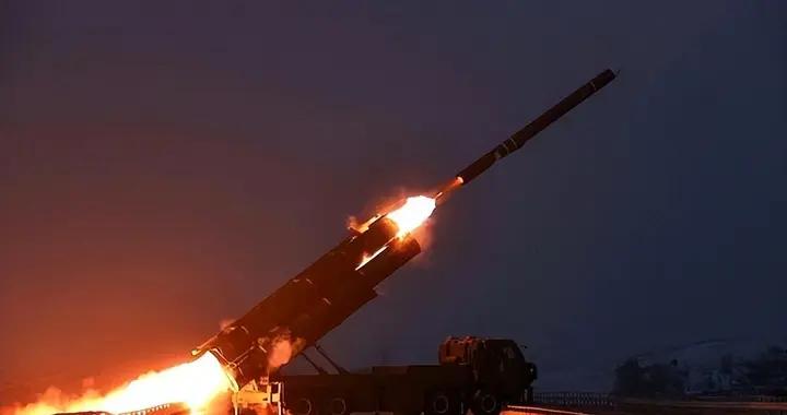 朝鮮連射10枚導彈，僅僅3天后，俄羅斯戰機掛彈飛越日本海