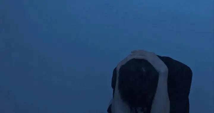 自我否定的背後，是抑鬱在不斷消耗自己