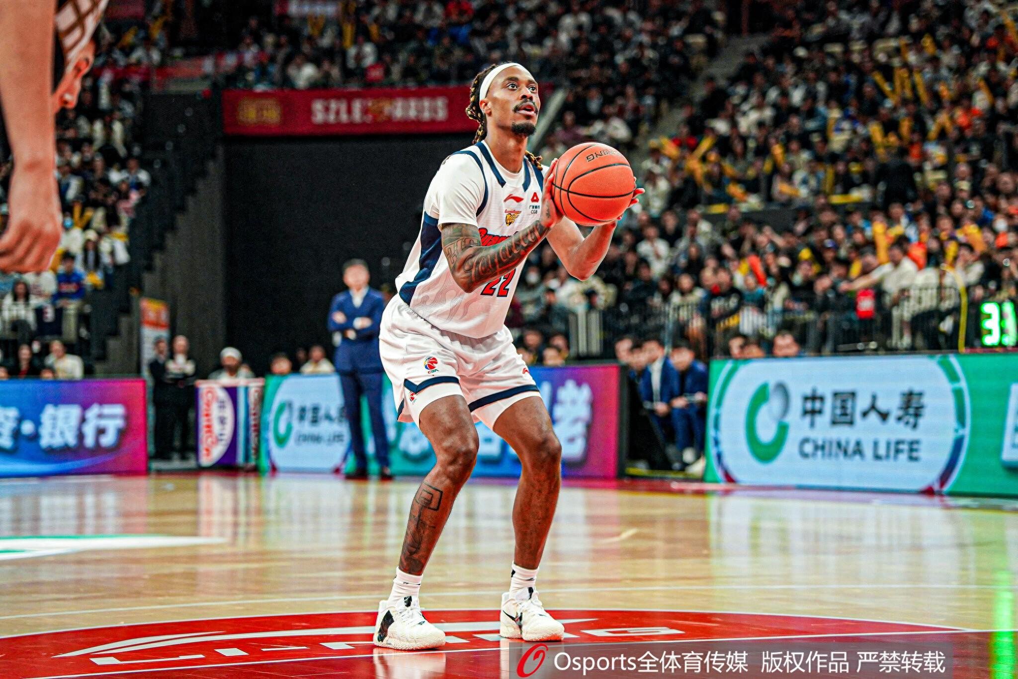 差勁！麥考爾13分鐘8投僅1中拿到5分 正負值-12