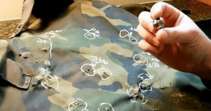 身中12槍都沒死！老外質疑中國防彈衣內有鋼板，拆開後都看懵了