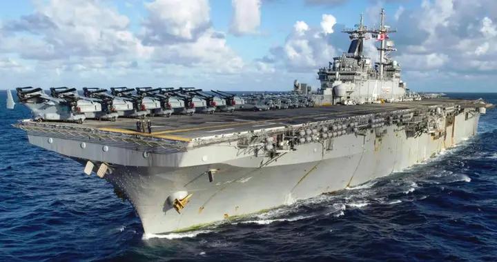 又一艘準航母駛向伊朗，5千美軍登陸倒計時，特朗普要一戰定勝負?