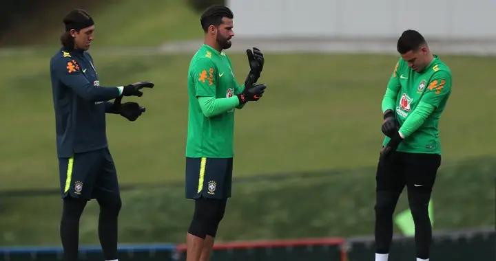 官方：門將雨果·索薩入選巴西國家隊，替代受傷的阿利松