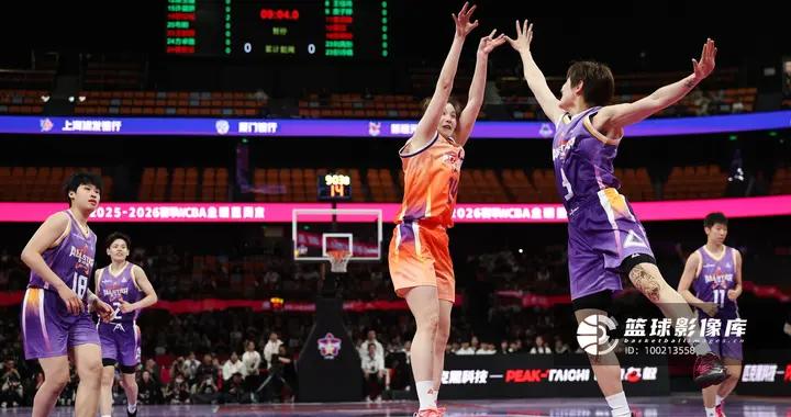 不愧是射手！翟若雲半場10分鐘 9中5&三分5中3拿到13分2助攻