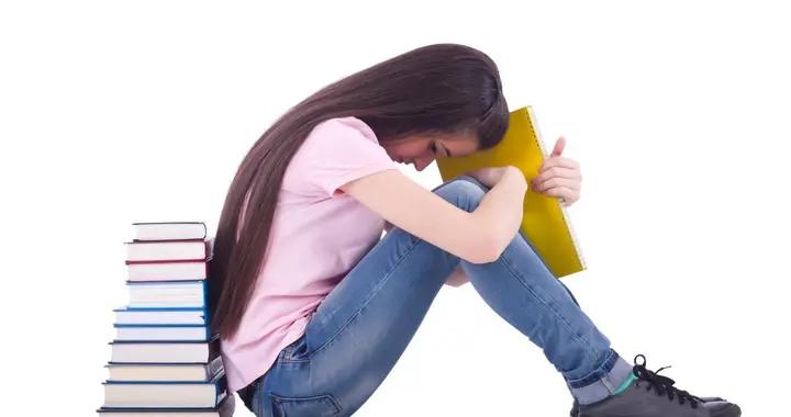 初中生成天裝病逃學？不是矯情！這份科學應對指南，化解厭學難題