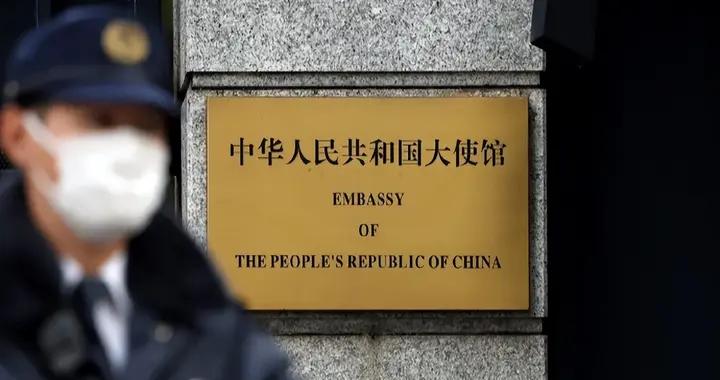 日本網民對三等陸尉持刀闖館的反應：他不是英雄，而是個蠢貨!