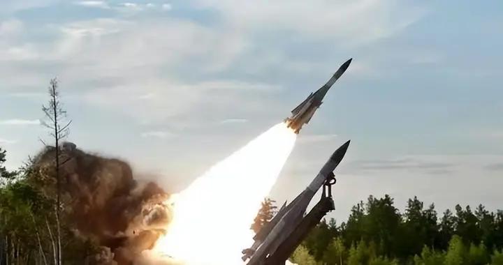 死亡天眼打開！俄軍16小時近1000次爆炸：一夜火力炸遍烏克蘭全國