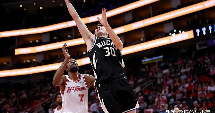 面對火箭拿下生涯新高，昔日北卡大齡落選秀有望在雄鹿站穩腳跟？