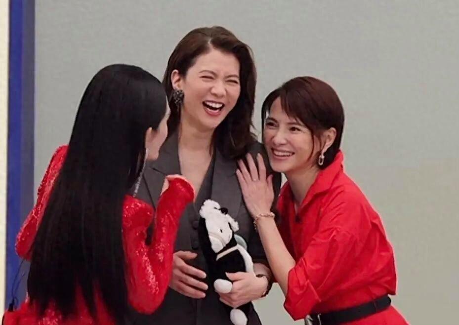 《乘風2026》33位姐姐今晚初見面：袁詠儀陪伴“雙金影后”李心潔現身，李小冉擔心被罵