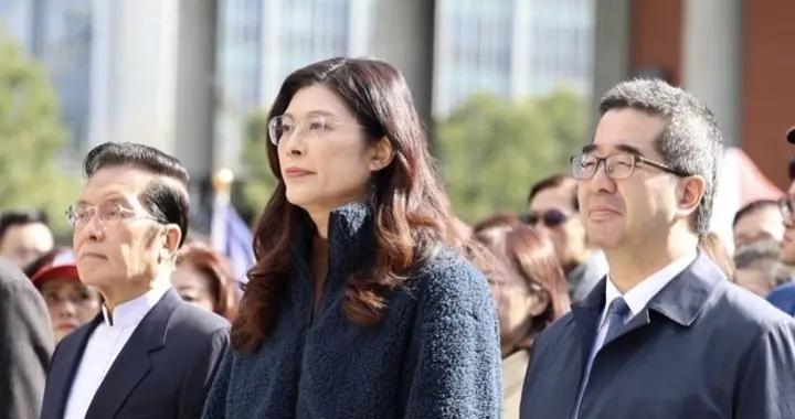 鄭麗文此行乘高鐵往返南京，早上赴中山陵拜謁，392級臺階很壯觀