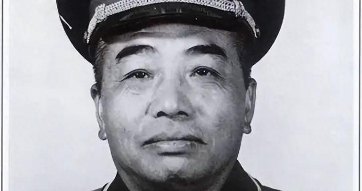 大授銜98：推行軍銜制但又排斥軍銜！彭德懷主持評銜的內心博弈