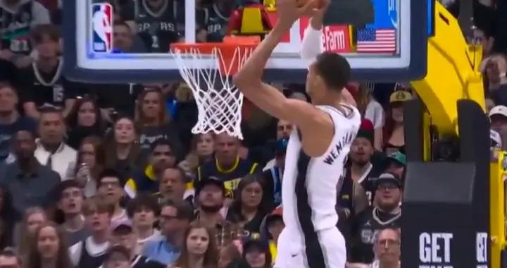 輕鬆平筐！卡斯爾拋傳高空制導 文班隨便起飛雙手空接炸扣！