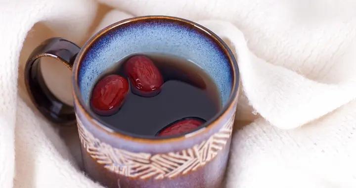 手腳冰涼的姐妹看過來！每天一杯紅糖紅棗水，補氣血又暖身子