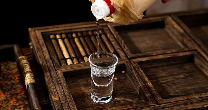 頭孢+酒精=危險！停藥後多久能喝酒？這些含酒精的都要避