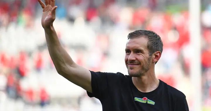 兩球領先被翻盤！弗賴堡主帥：很難批評球隊，拜仁有能力逆轉取勝