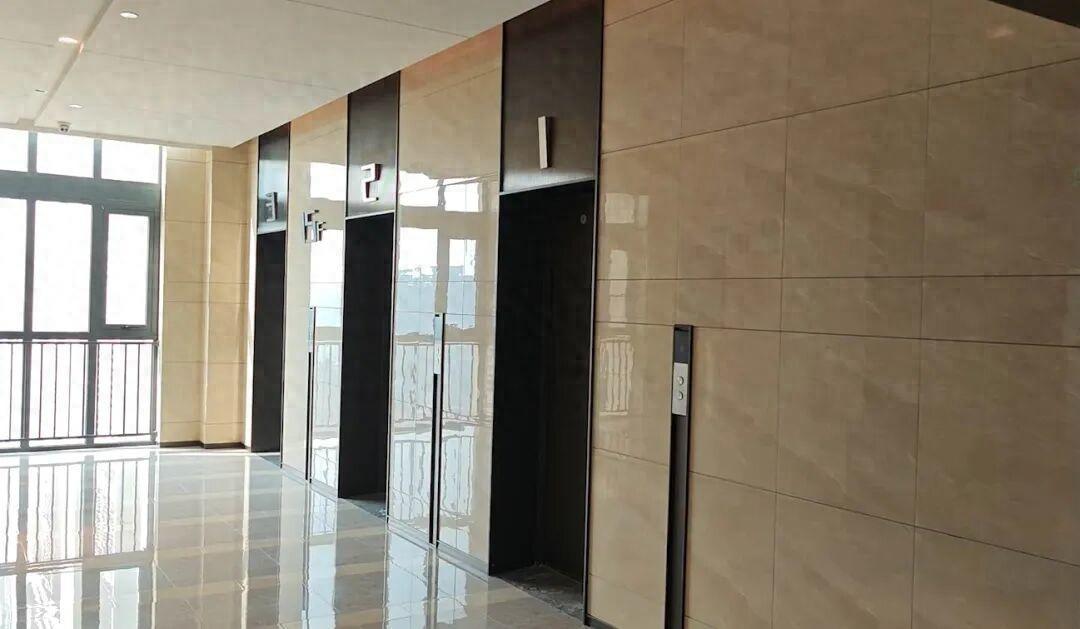 鄭州一空房兩月狂跑近2000噸水致欠費1萬2，封死水管後仍“用水”0.5噸，物業證明管道無漏，水務公司拒回應質疑