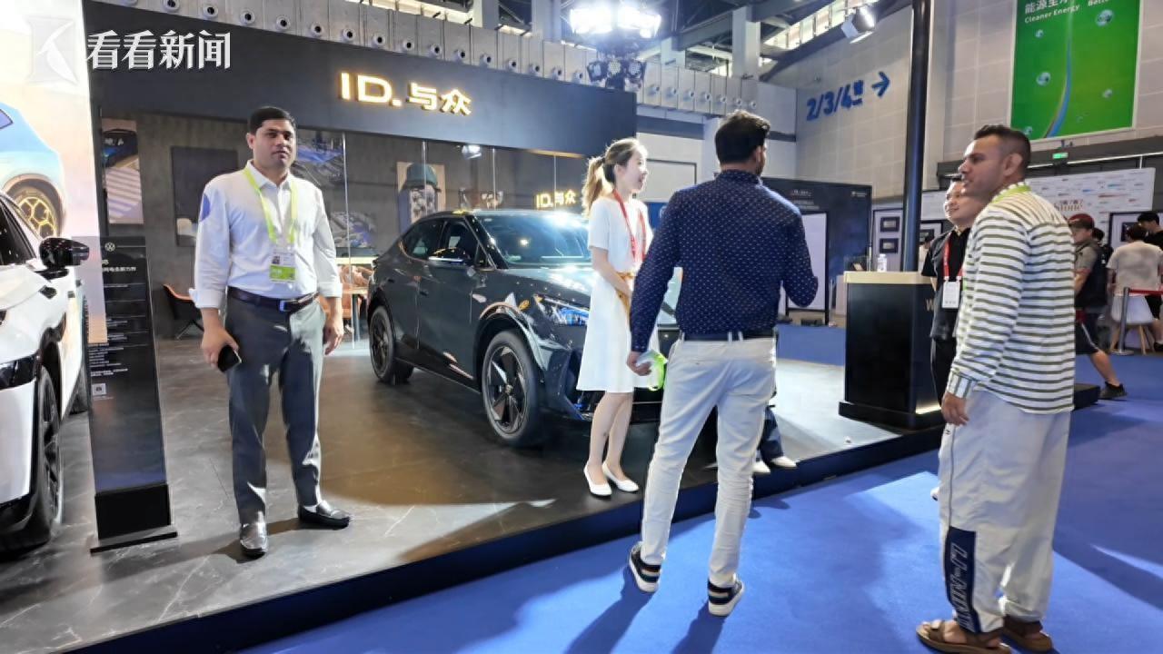 “巴鐵”硬核表白：“中國強，我們就強！”