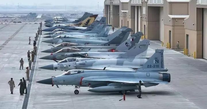 中式戰機奔赴中東戰場？對美失望透頂，沙特攤牌，上萬援軍已抵達