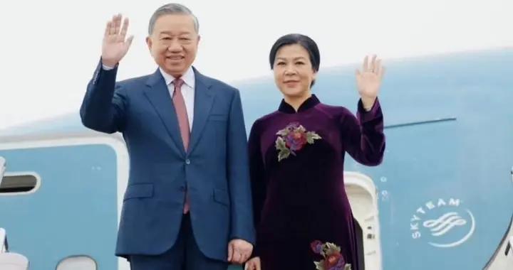 越南的蘇林來訪問，夫人吳芳璃陪同，他們坐高鐵去雄安新區參觀