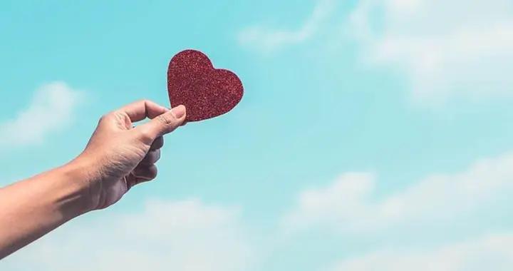 我堅持不找你，不是因爲不想你，而是因爲你讓我認爲，我在打擾你