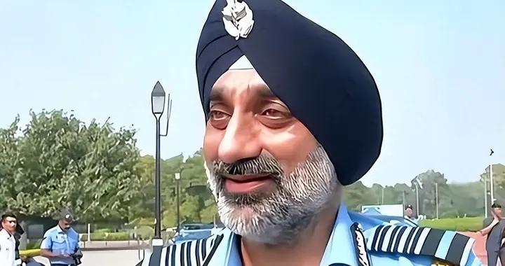 中國正在全力追趕！印度將軍：如今中國的航母，落後印度10年之久