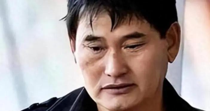 跳樓身亡 家裏現金堆成山 偷養私生子 大衣哥爲自己的私生活謠言正名