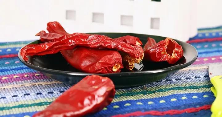 下頜線、頸部反覆長痘？做好清潔+作息，簡單兩步“排”出好皮膚