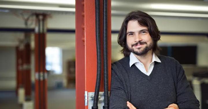 谷歌招了一個“全職哲學家”：算力解決不了的難題，交給了文科生