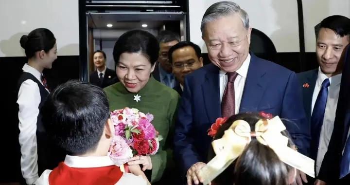 蘇林坐高鐵到廣西，2400公里約10小時，越南也在修建高鐵