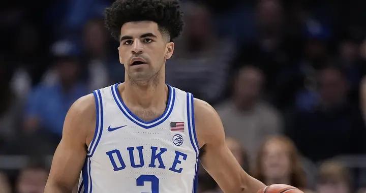 杜克控衛凱登·布澤爾留隊征戰大二 瘋三失誤導致被超遠三分絕殺