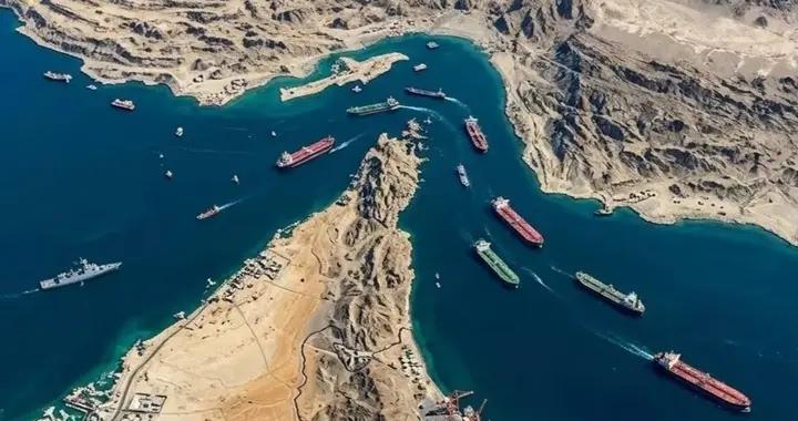 霍爾木茲海峽外側是阿曼灣，內外兩道卡，裏海也能通航