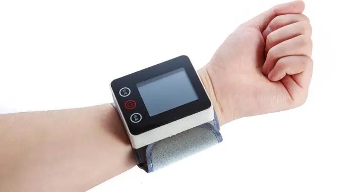 別讓錯誤姿勢影響血壓結果！正確測量方法，家庭自測必備