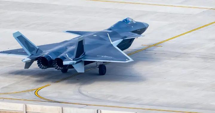 80架F35集結，美日威脅中方三大方向，解放軍500架隱身機實戰部署