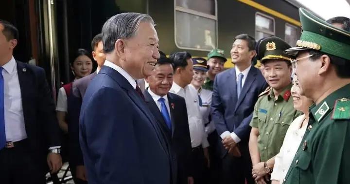 蘇林坐火車回到越南，廣西到越南的鐵路採用套軌，高鐵已通到憑祥