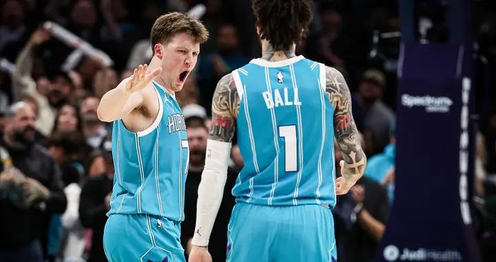 美記：黃蜂本賽季表現極其精彩 他們爲下賽季留下了許多寶貴財富