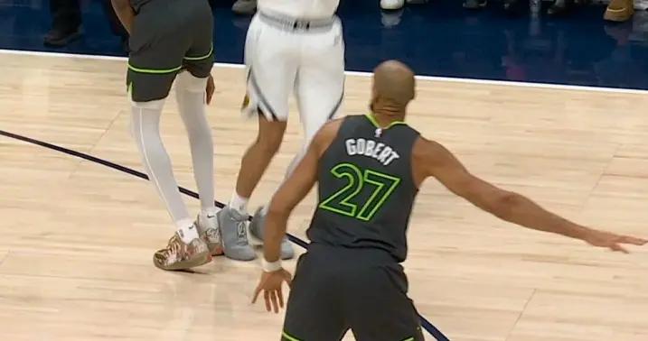 危險動作！麥克丹尼爾斯墊腳穆雷 被吹一級惡意犯規