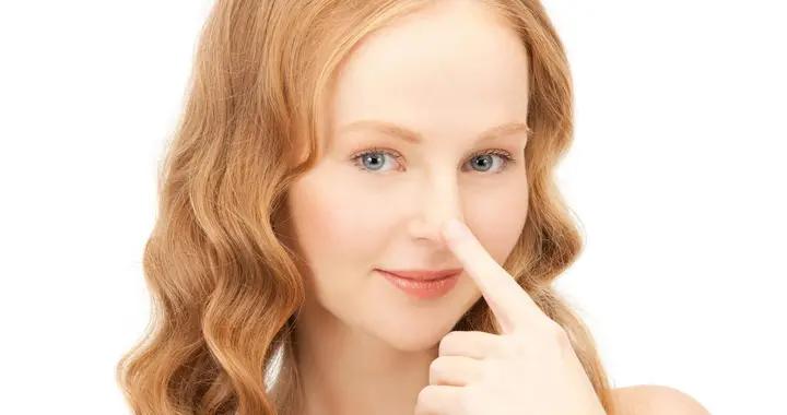 化妝遮不住的鼻側紅？從過敏到蟎蟲，這些原因你中了幾個