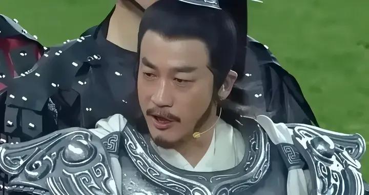 何潤東漲粉百萬！半個月商務抵張凌赫半年，內娛隔空掀桌第一人