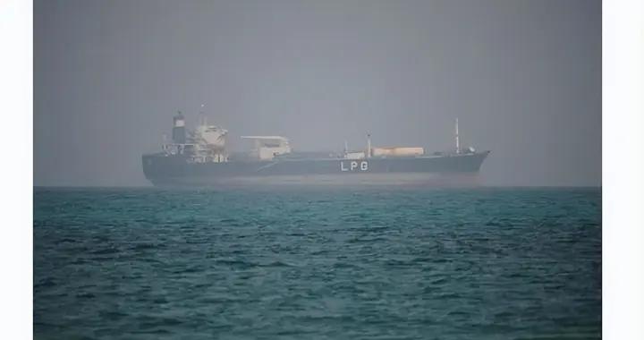 伊朗最高領袖親自出手！霍爾木茲海峽正式關閉，特朗普徹底懵了