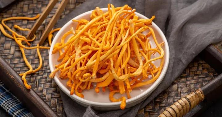 上班族必備養生菜！蟲草菇的功效與食用方法，簡單做也能喫出健康